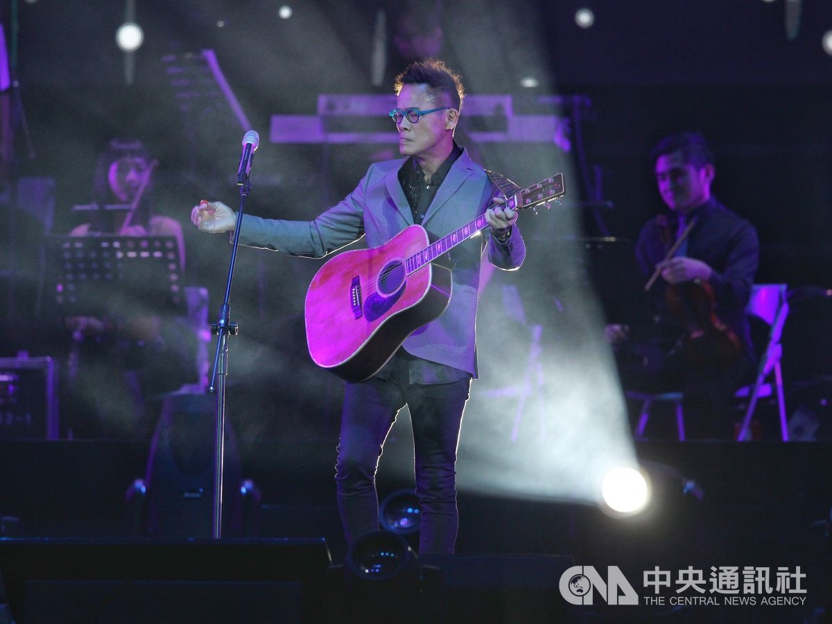 當年離家的年輕人回來了 羅大佑持續創作,只是不同於那一段年少輕狂的歲月,如今歌曲更多的是溫情