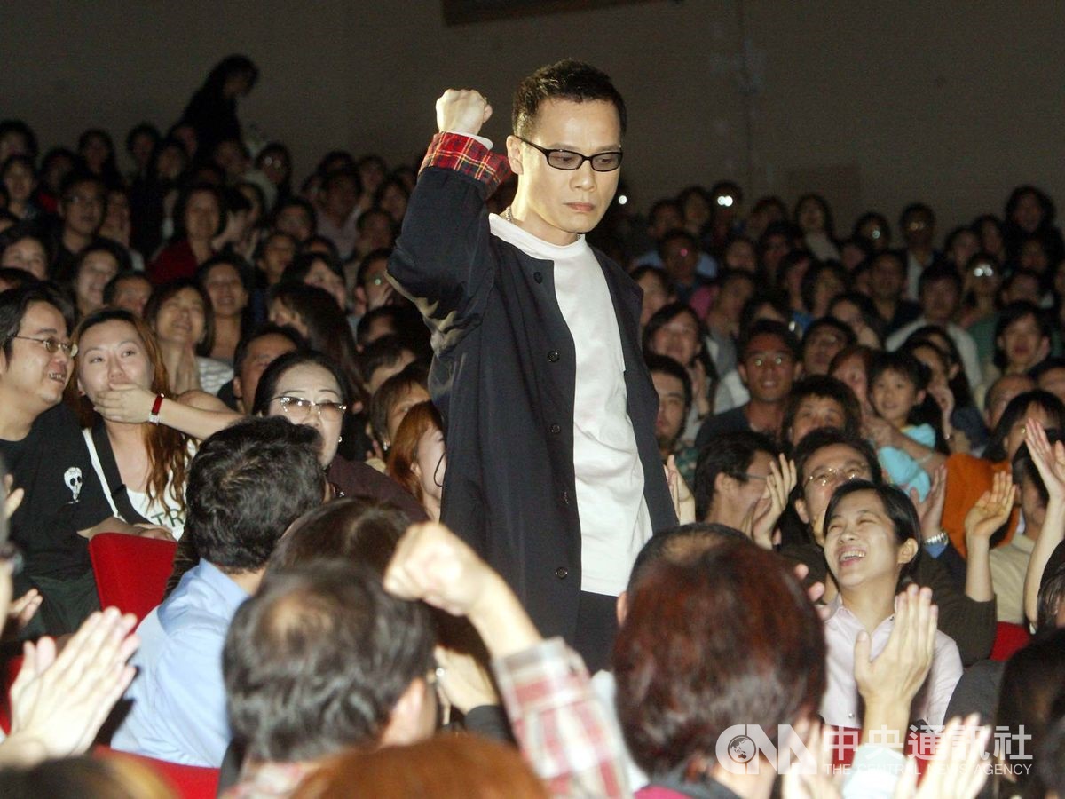 做音樂最重要是激情 羅大佑曾說,音樂創作者除了應具備專業素養,更應有對社會的關懷,將這份情懷藉由音樂傳達給更多人