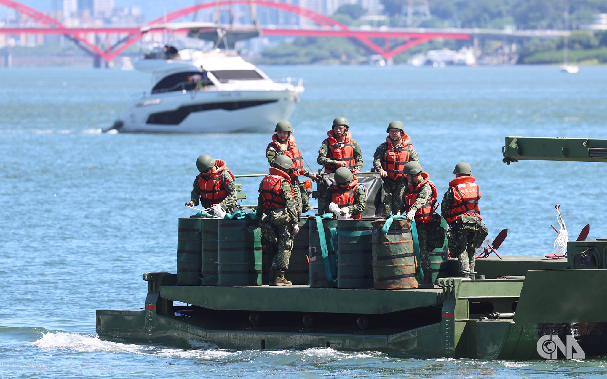 淡水河防近年成為首都地區防衛重點。漢光40號實兵演習首日，為防止中共解放軍的氣墊船與舟艇直接溯河而上在萬華、大直等地登陸，國軍在淡水河口設置油桶、攔截索、浮動平台共3道阻絕。